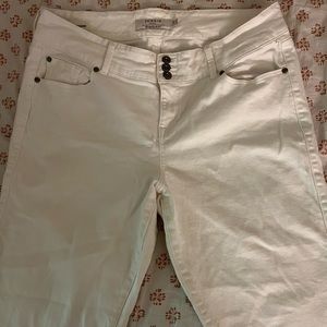 Torrid 20R white jeans